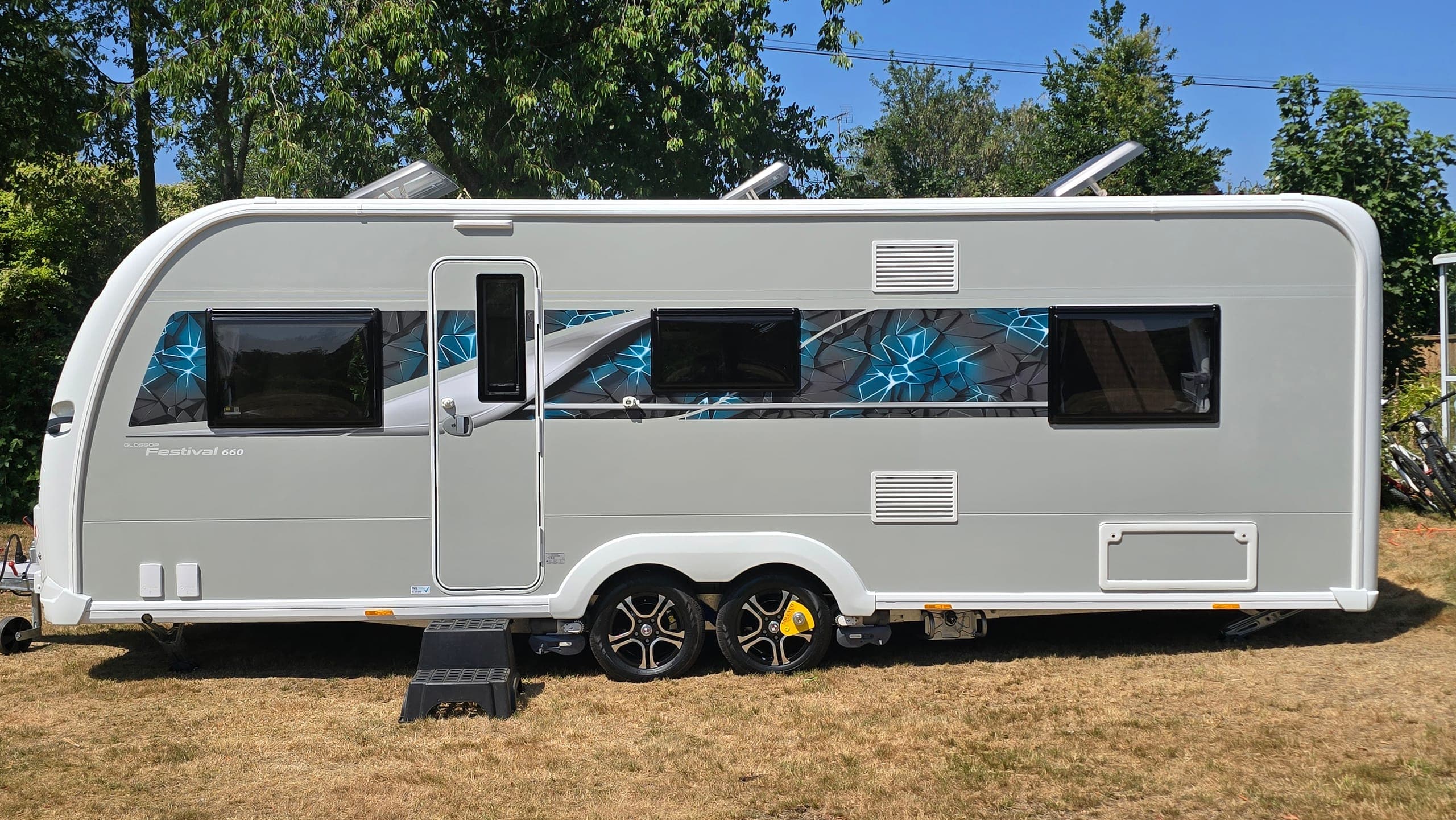 Coachman Festival 660 caravan with deep gloss after full preparation and ceramic coating by Blue Horizon Detailing, Warwickshire
