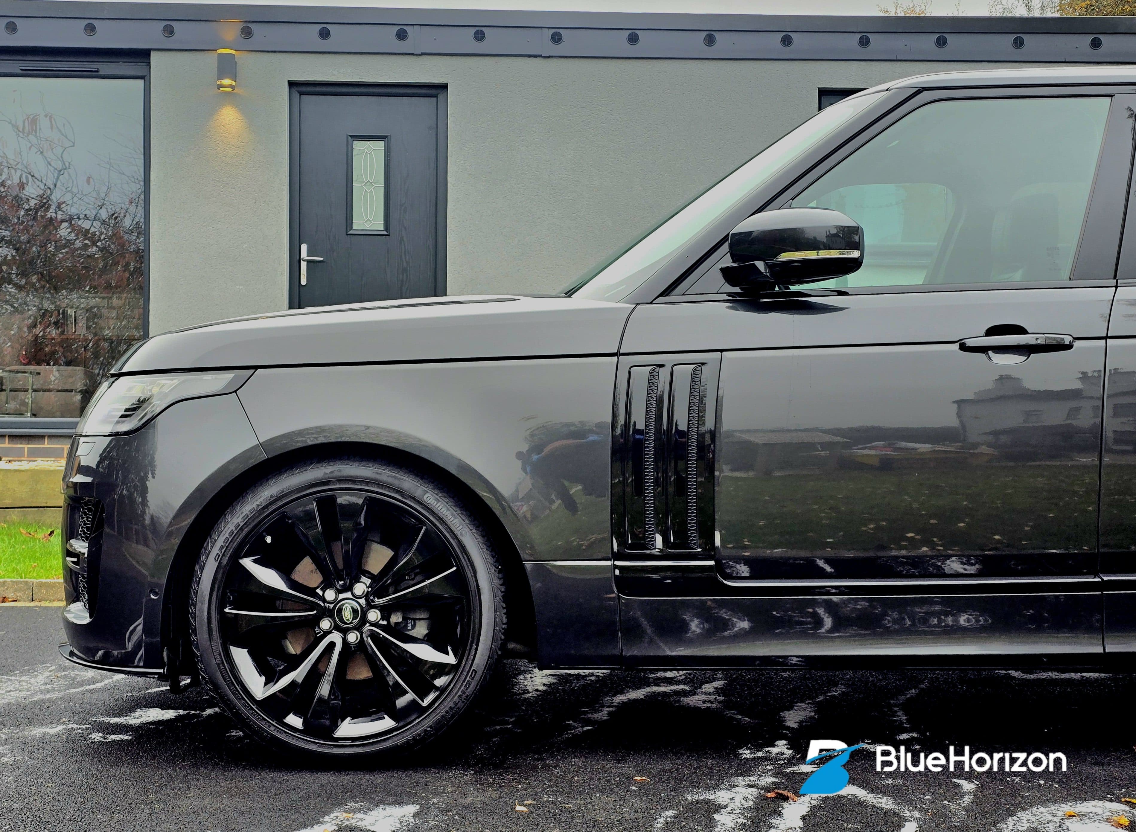 Range Rover Autobiography showing deep gloss paintwork after maintenance valet — Blue Horizon Detailing Warwickshire