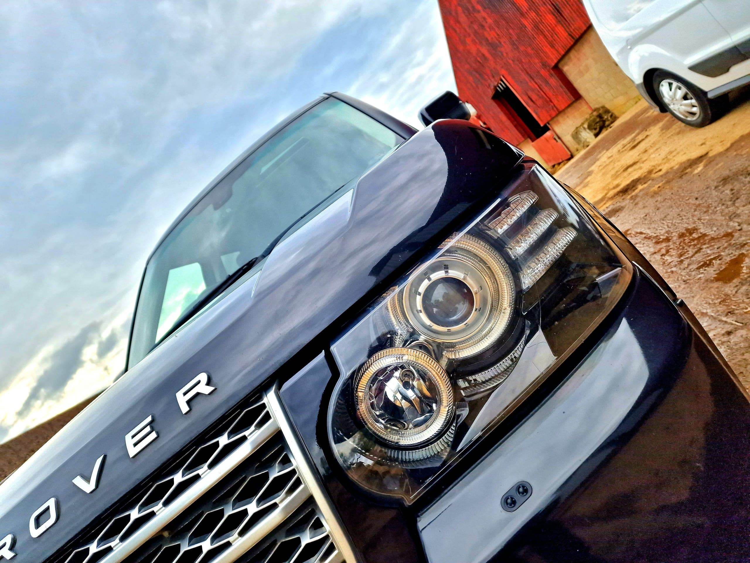 Range Rover headlights after restoration and re-clear